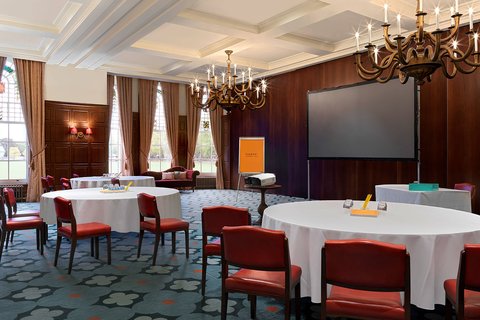 UNIVERSITY ARMS HOTEL - Photo 51