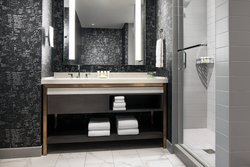  - Le Meridien Hotel Downtown Houston - I-45, Exit 47B & 47C