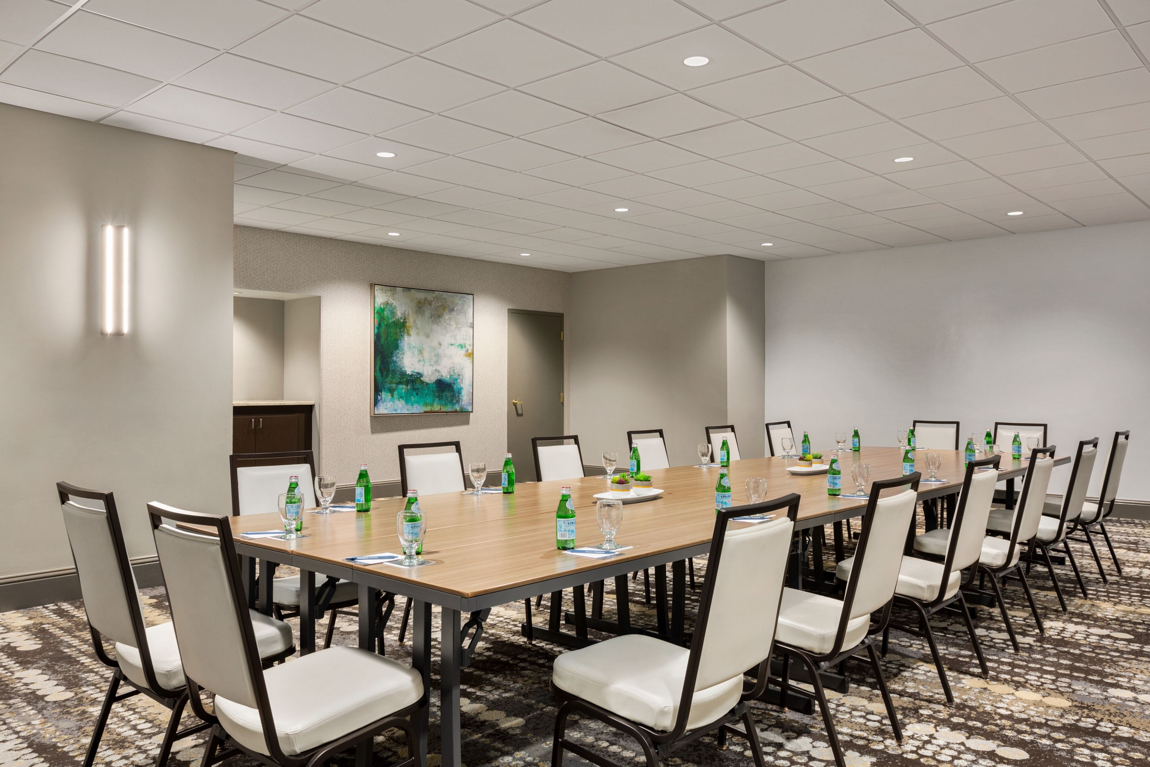 Larimer Meeting Room - Flexible Conference Space