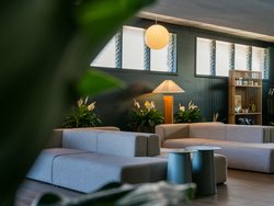  - Pacific 19 Kona Hotel