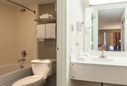  - Red Roof Inn & Suites Dekalb