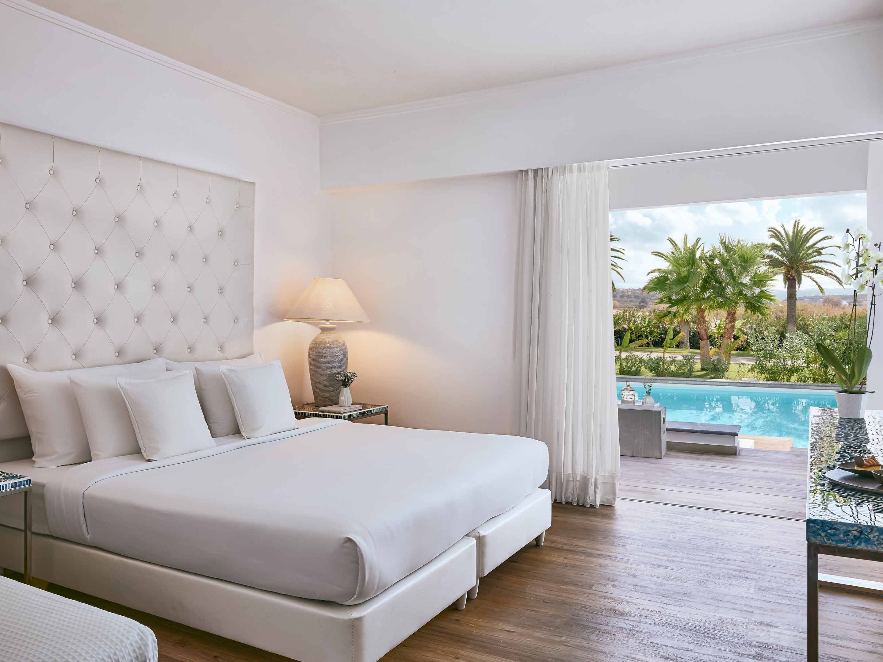 GRECOTEL LUXME WHITE-guestroom-Swim Up White Room.jpg