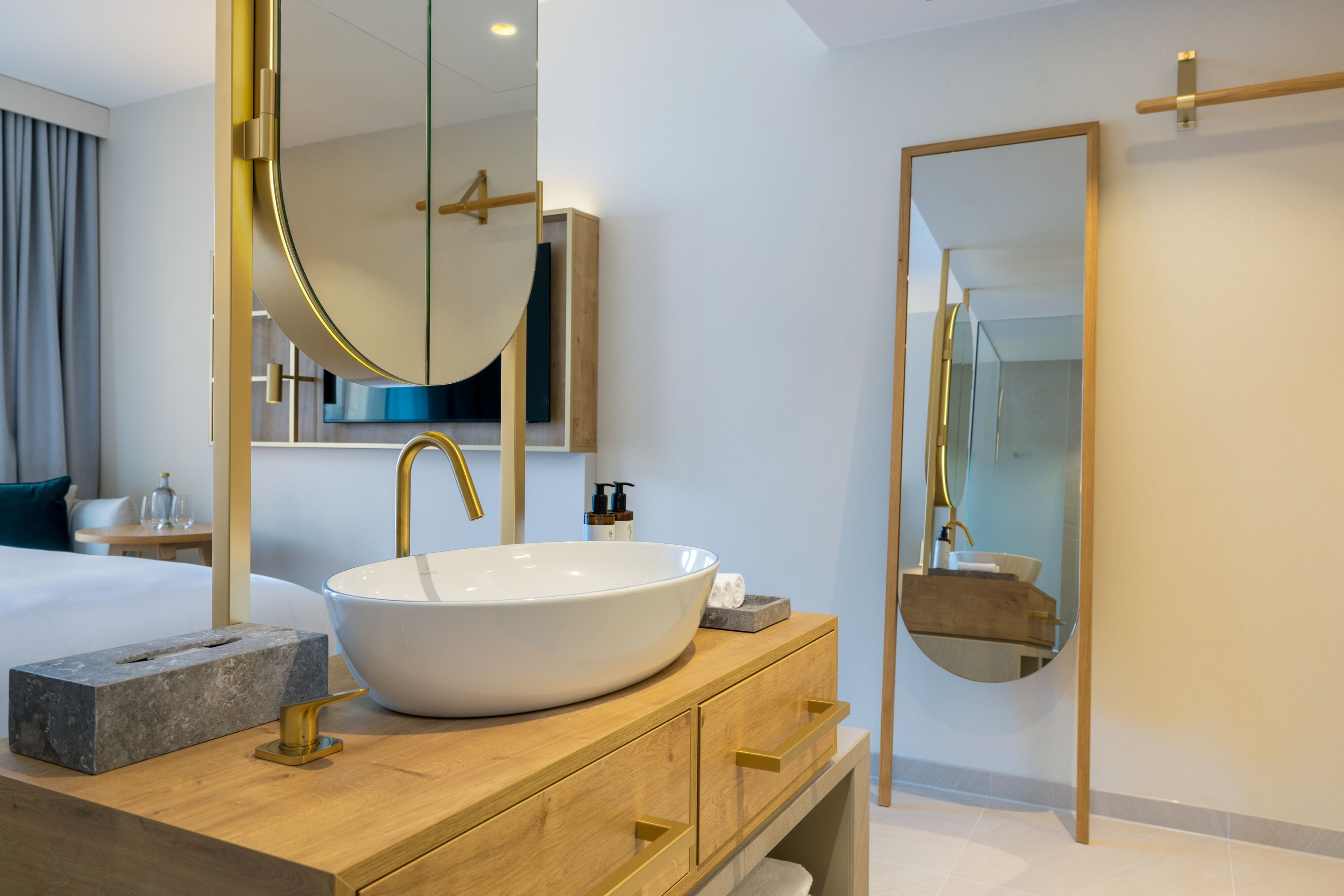 Caro and Selig Tegernsee Autograph Collection-guestroom-Bliss Superior King bathroom.jpg