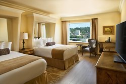  - Davenport Tower Hotel Spokane - I-90, Exit 280 & 280B