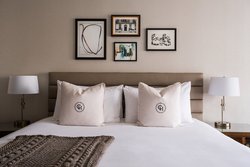  - Claridge House Hotel Downtown Gold Coast Chicago