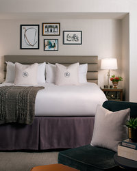  - Claridge House Hotel Downtown Gold Coast Chicago