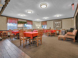  - Red Roof Inn Uhrichsville
