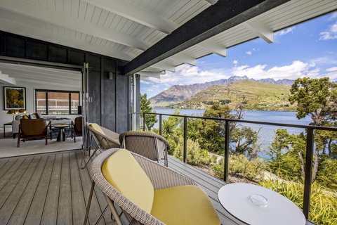 THE REES HOTEL - Photo 30