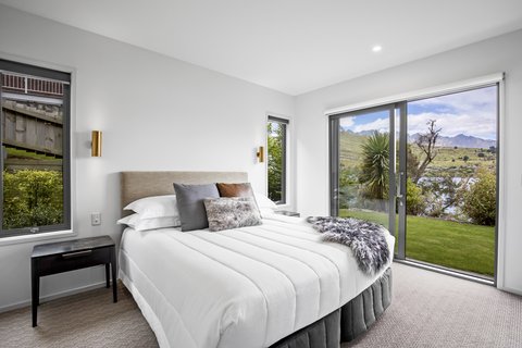 THE REES HOTEL - Photo 32