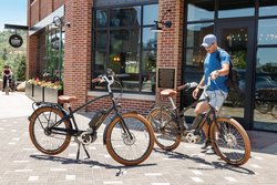  - Eddy Taproom & Hotel Golden