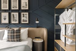  - Eddy Taproom & Hotel Golden