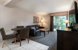  - Prestige Lakeview Inn Nelson