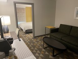  - Holiday Inn Martinsburg - I-81, Exit 13