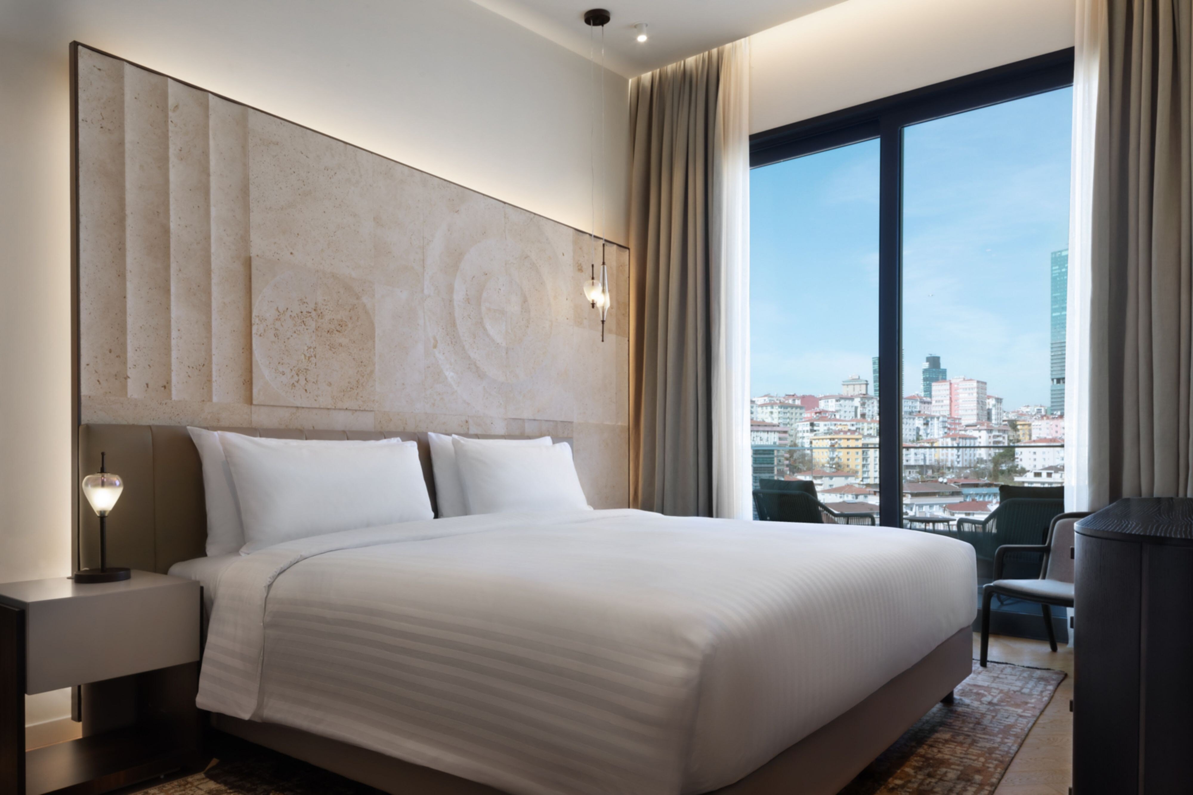 Marriott Executive Apartments Istanbul Fulya-guestroom-Five-Bedroom Penthouse Apartment Master Bedroom.jpg