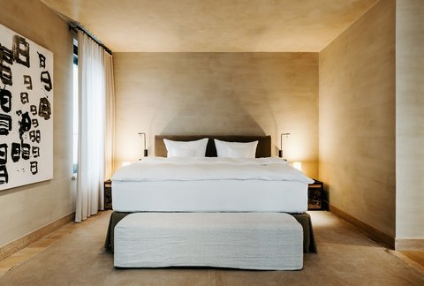 Signature Suite New Chancellery