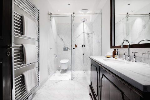 Classic Room Historic Chancellery Bathroom