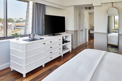  - Annapolis Waterfront Hotel