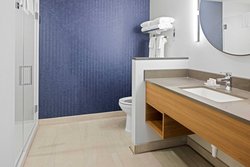  - Fairfield Inn & Suites by Marriott Pacific Beach San Diego - I-5, Exits 23 & 23A