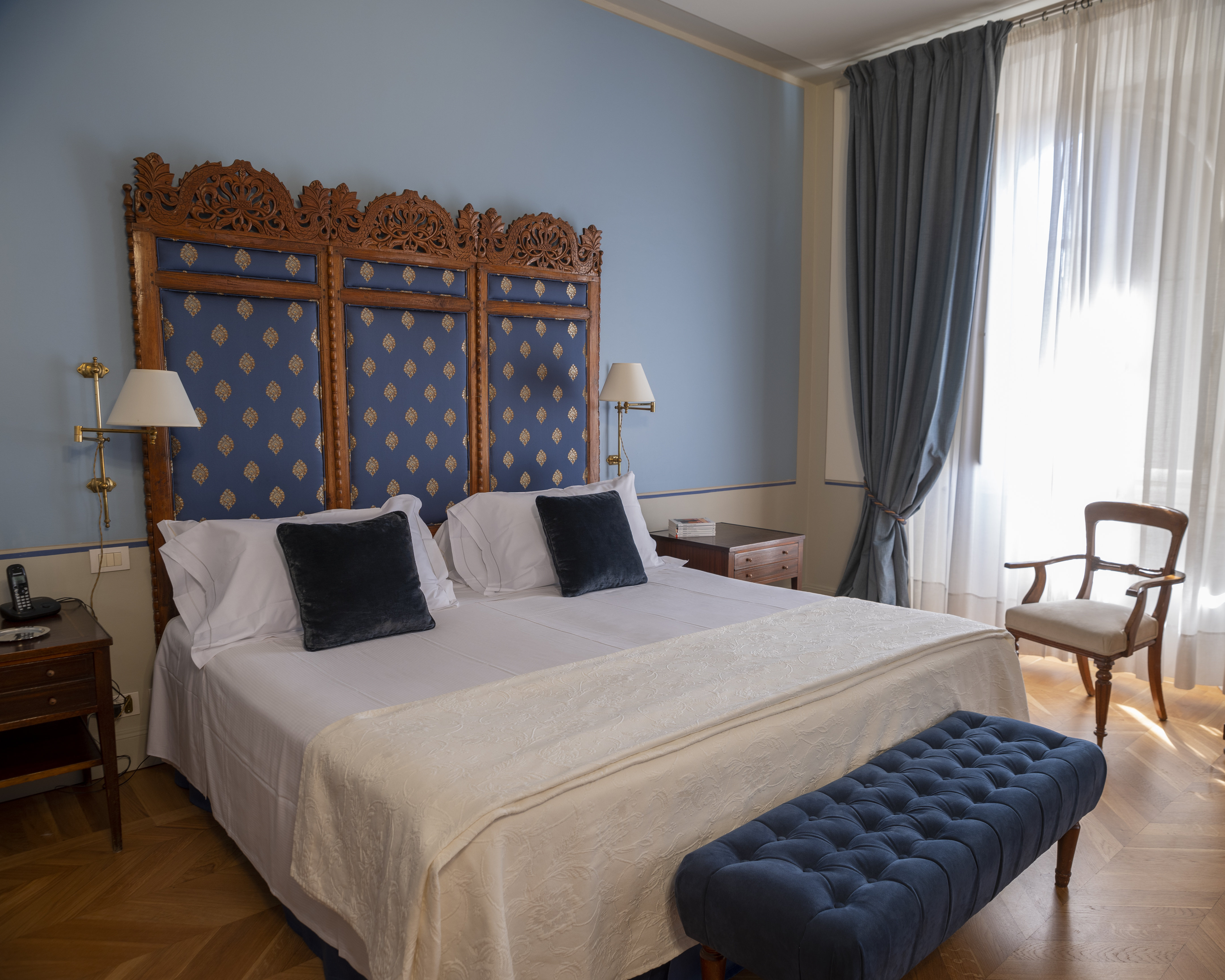 Albergo Pietrasanta-guestroom-Junior Suite.jpg