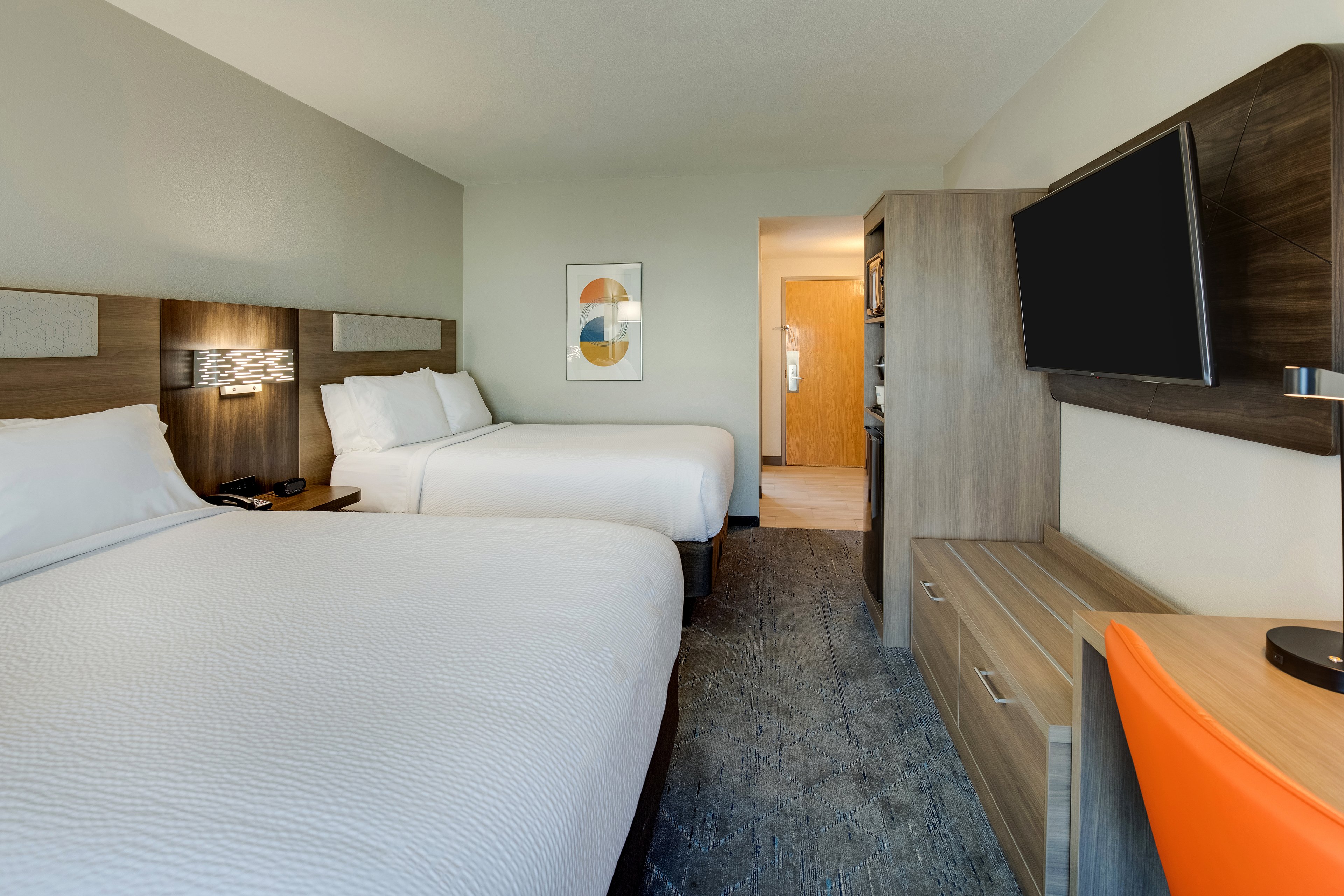HOLIDAY EXP STES LARGO BY IHG-guestroom-Guest Room.jpg