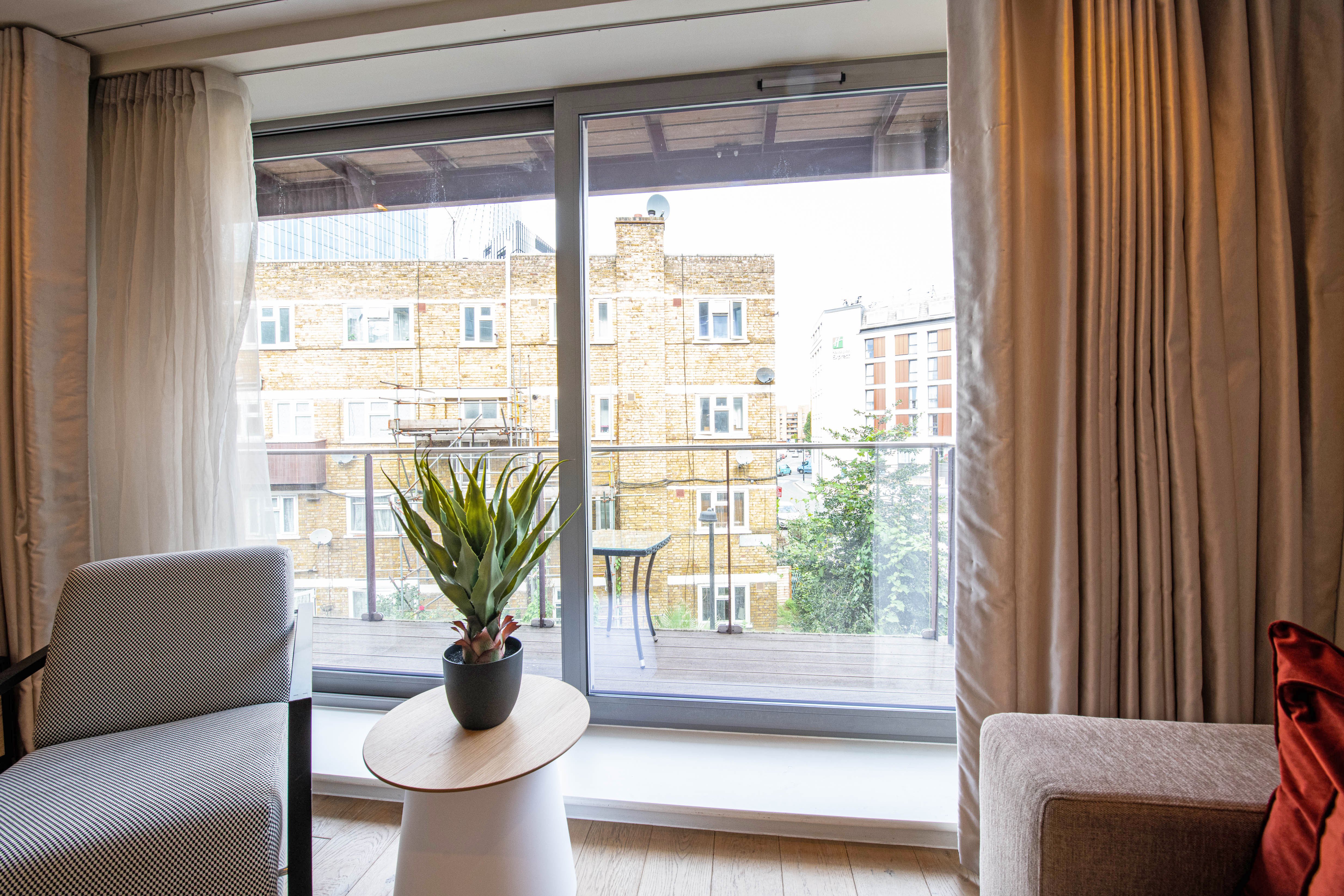 STAYO SOUTHBANK-guestroom-1 bed balcony.jpg