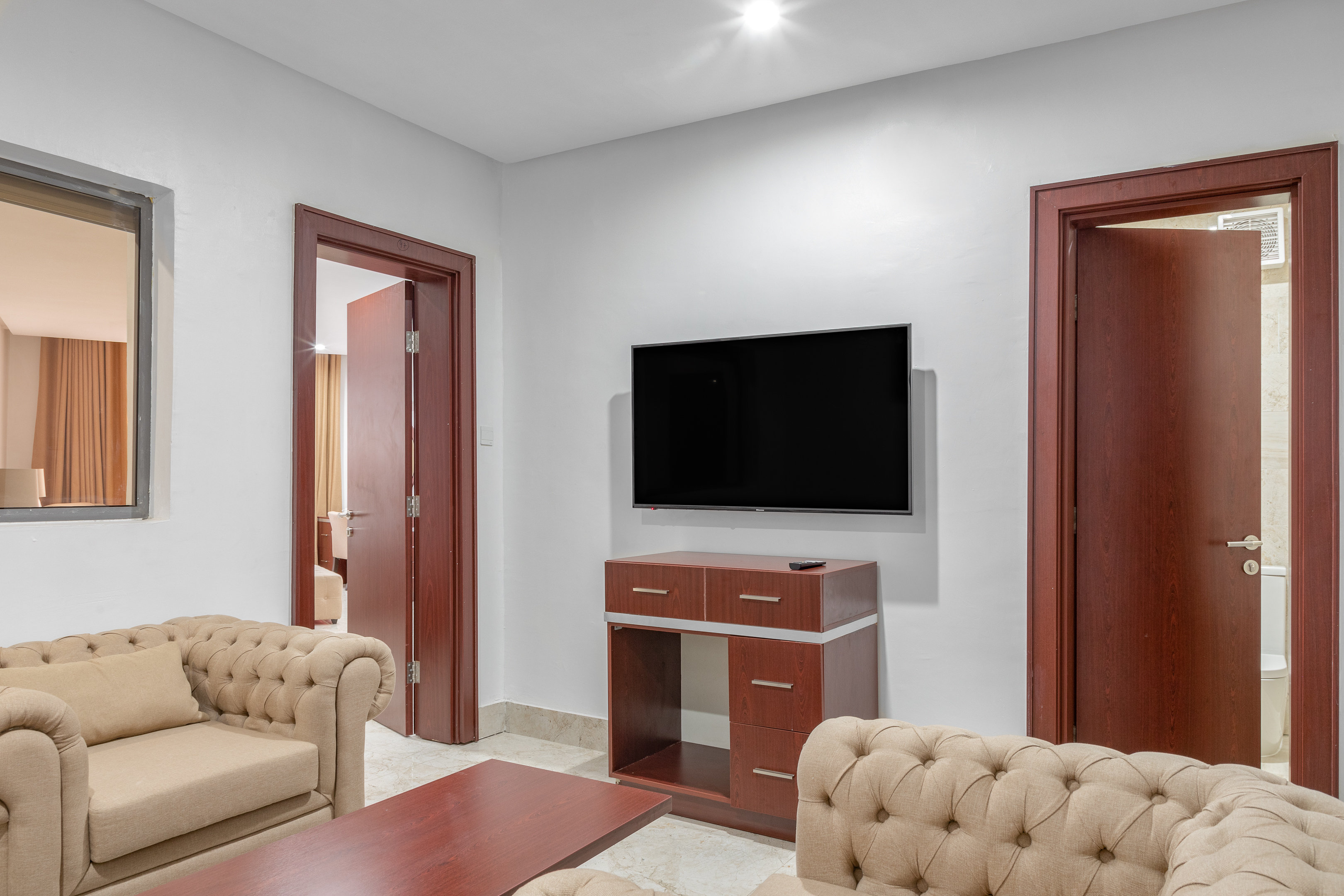 JOHNWOOD HOTEL BY BOLTON-guestroom-Executive Room.jpg
