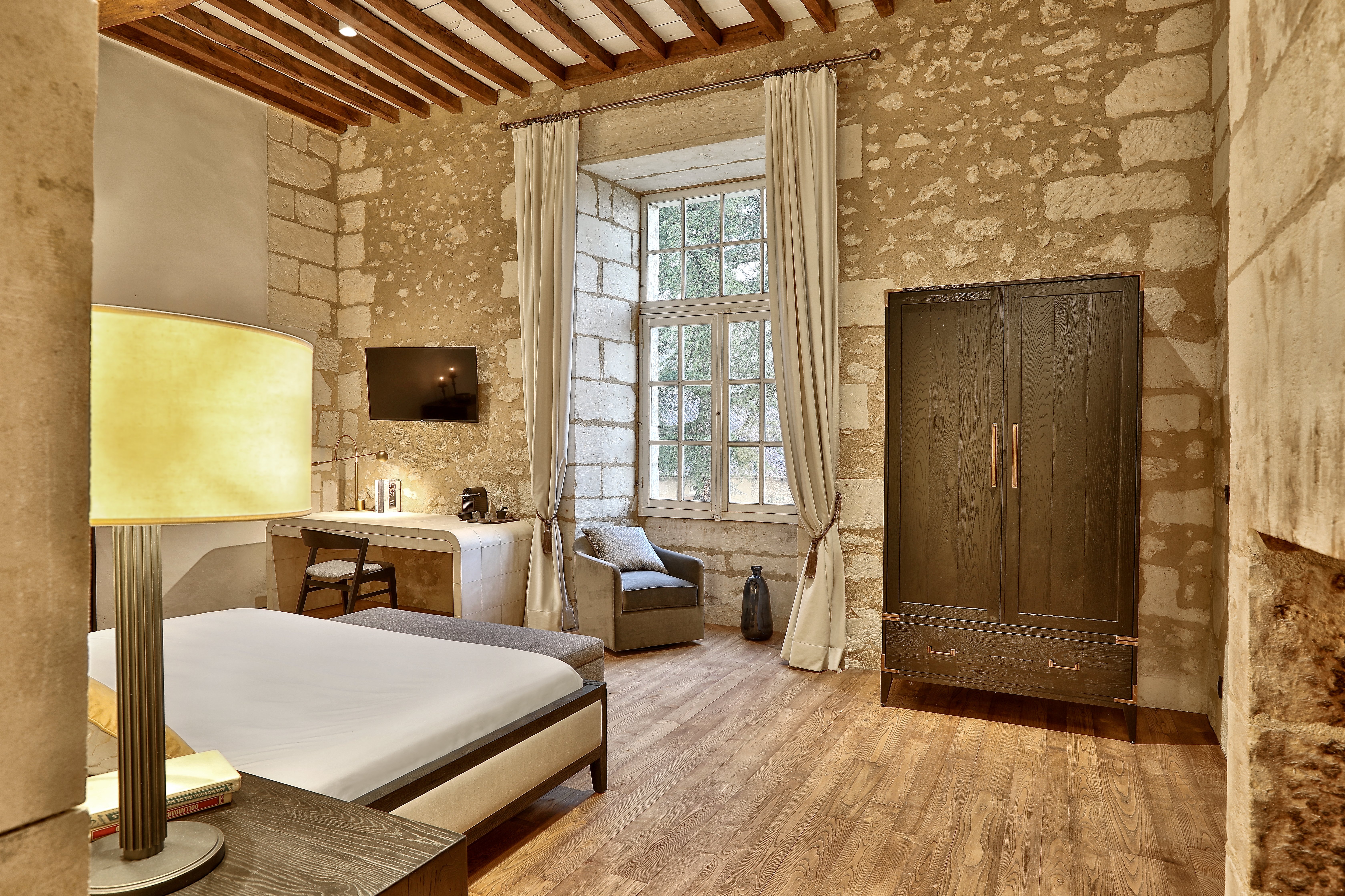 CHATEAU DE BELET-guestroom-Matisse Junior Suite Details.jpg