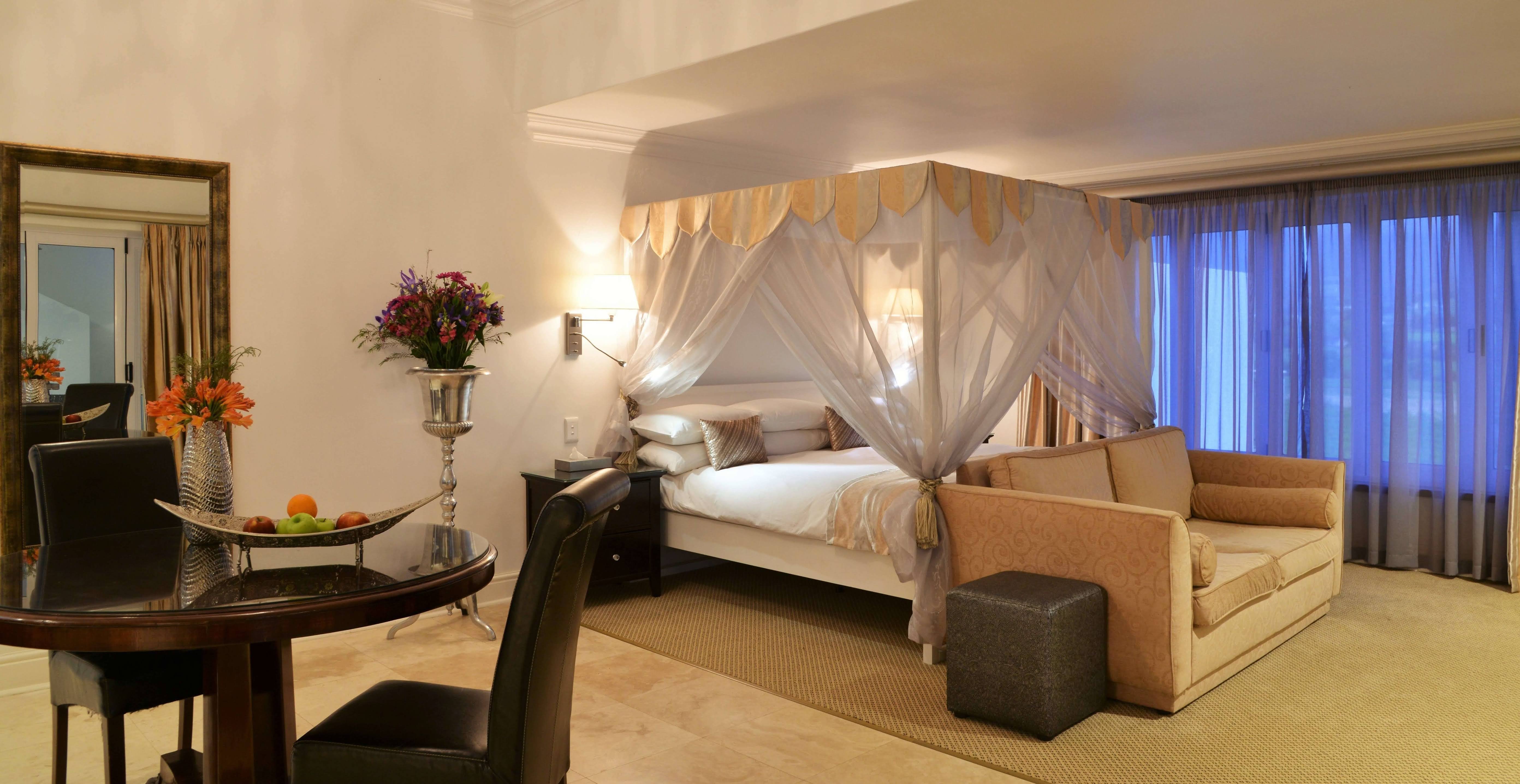 Val du Charron-guestroom-Presidential Suite.jpg