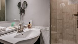  - Dwight D Hotel Center City Philadelphia