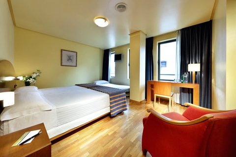 050190 Guest Room