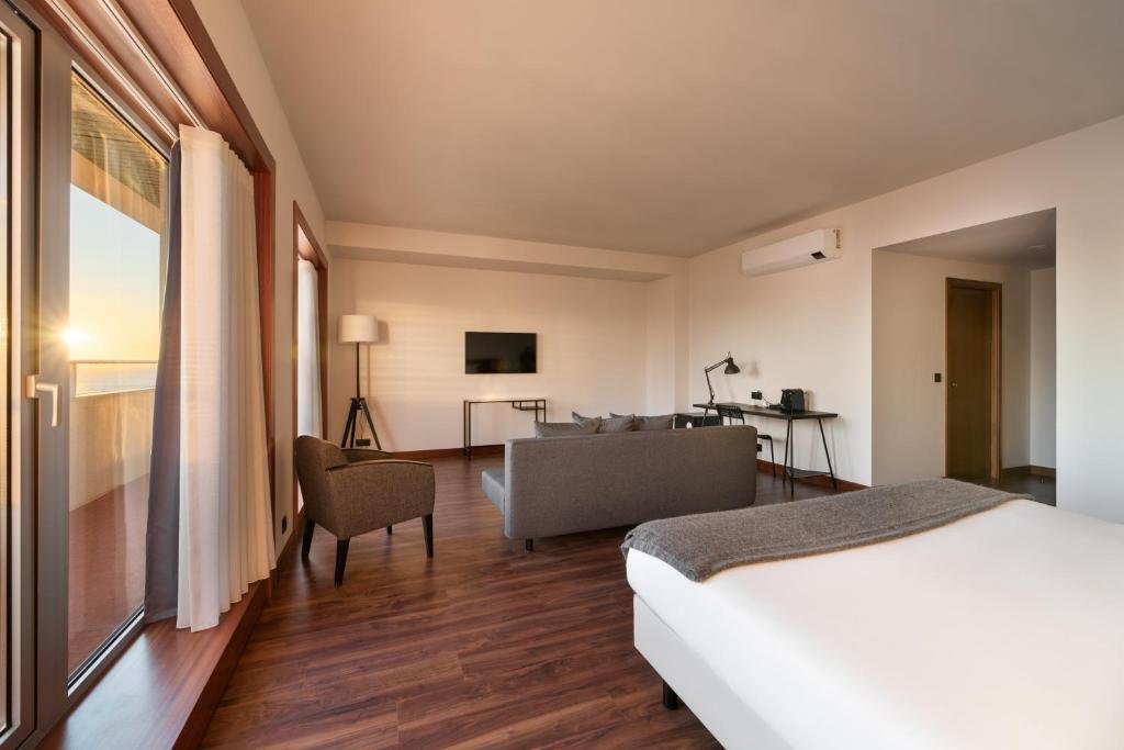 EXE PRAIA GOLFE-guestroom-739281 Guest Room.jpg