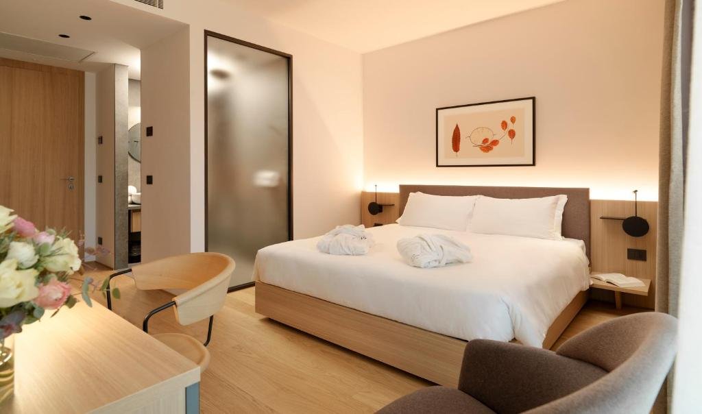 LE FUCINE HOTEL-guestroom-CD0E91 Guest Room.jpg