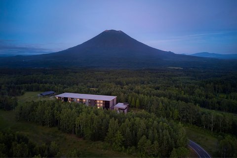 HIGASHIYAMA NISEKO VILLAGE, A RITZ-CARLTON RESERVE - Photo 8