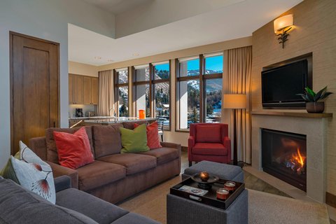 THE WESTIN RIVERFRONT RESORT - Photo 11