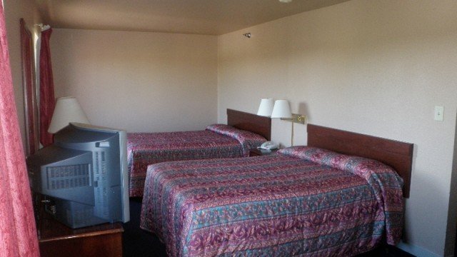 Home Place Inn-guestroom-Double Kitchenette Suite.jpg