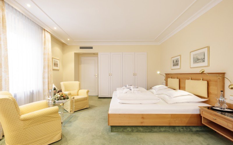 HOTEL BAYERISCHER HOF LINDAU-guestroom-Dobule Room Westside.jpg