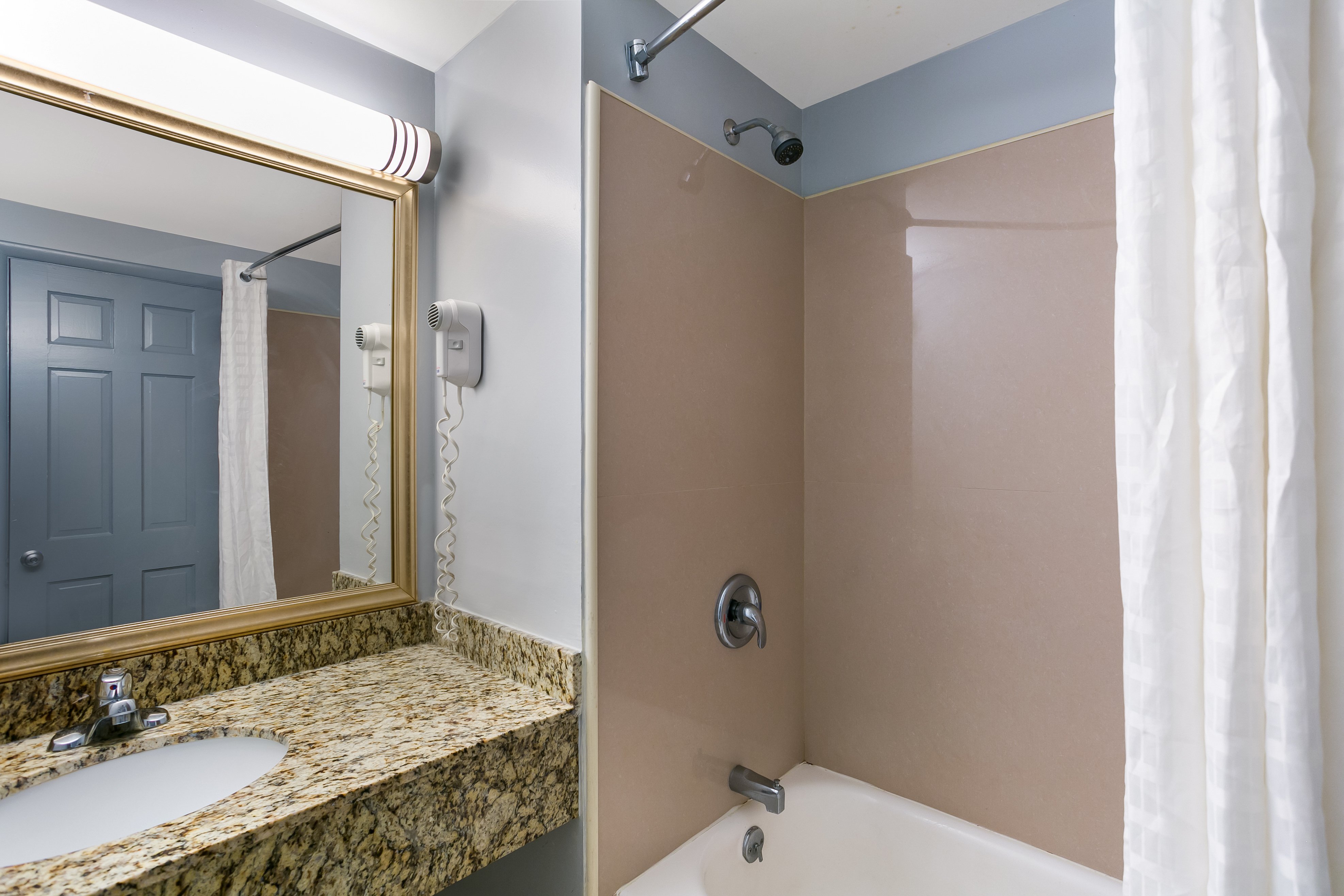 HOMETOWNE STUDIOS DENVER PA-guestroom-Bath 1.jpg