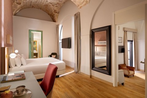 LOS SEISES SEVILLA - Photo 14