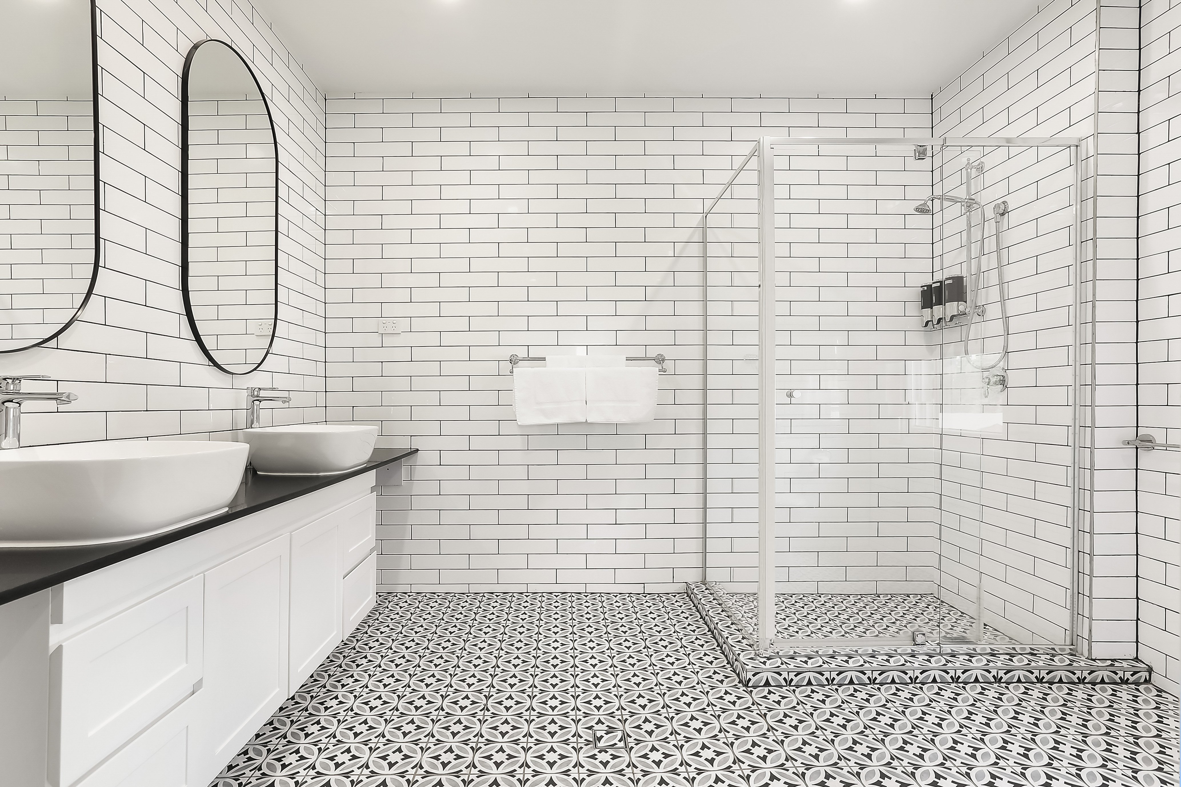 GRAND VIEW HOTEL-guestroom-Ensuite.jpg
