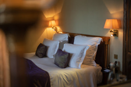 Chateau de Mercues-guestroom-Classique.jpg