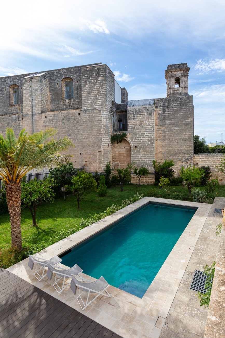RELAIS MONASTERO SANTA TERESA-guestroom-Suite Exclusive Castello Normanno with pool access.jpg