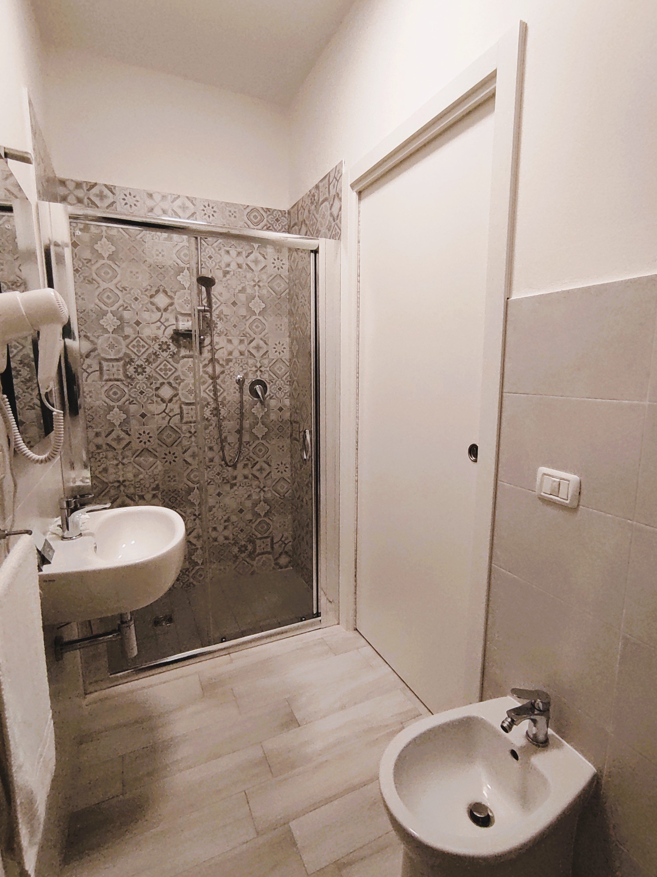 HOTEL GRAN SAN BERNARDO - RICCIONE-guestroom-BATHROOM.jpg