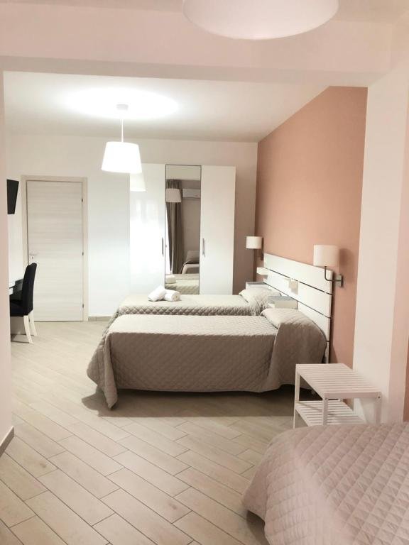 BELVEDERE RENT ROOMS-guestroom-GUEST ROOM.jpg