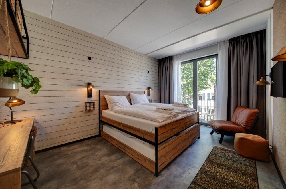 GUESTHOUSE HOTEL KAATSHEUVEL-guestroom-BunkHouse Room 4.jpg