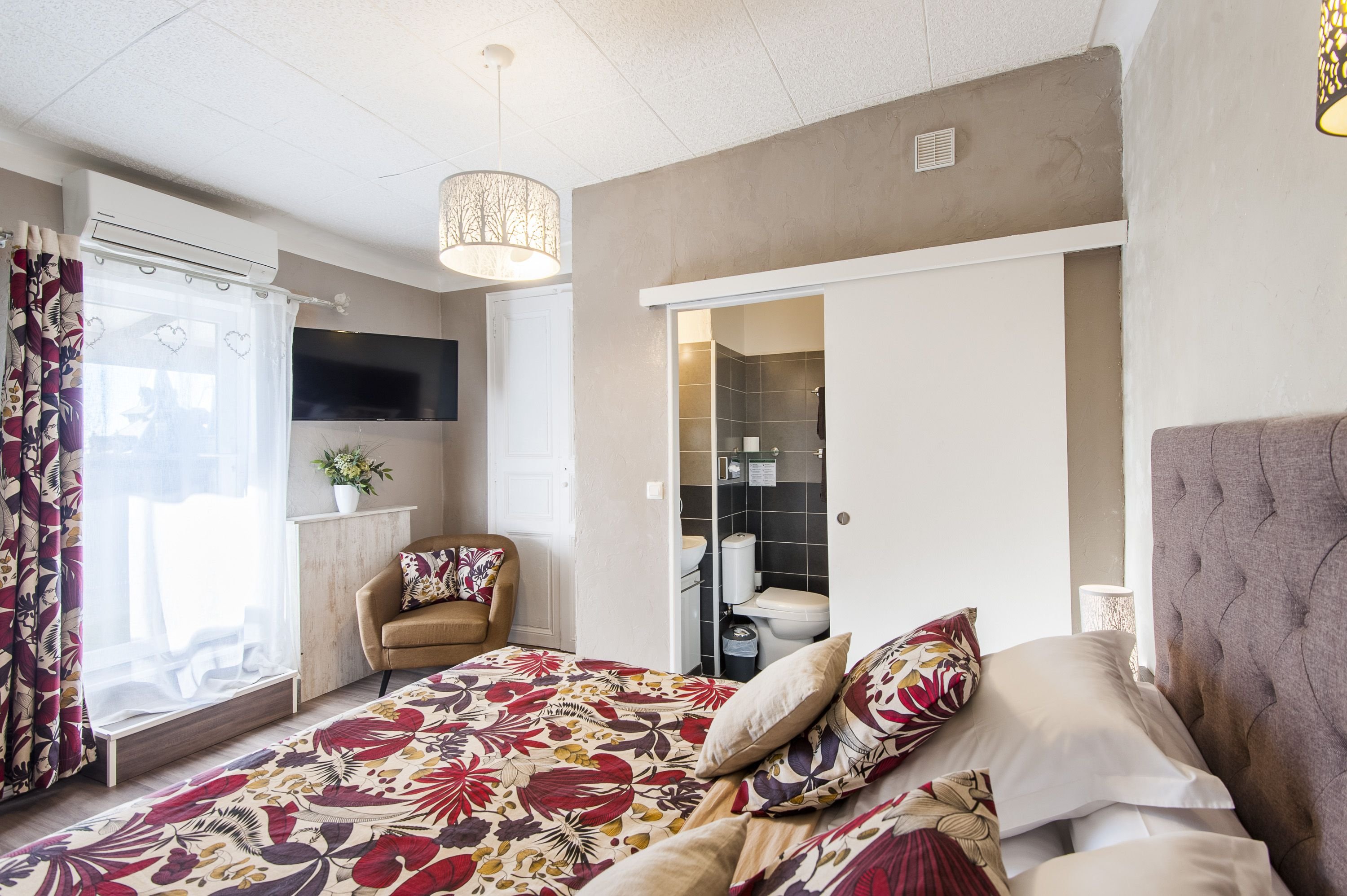HOTEL DE CHARME LE PROVENCE-guestroom-Double Comfort Terrasse.jpg