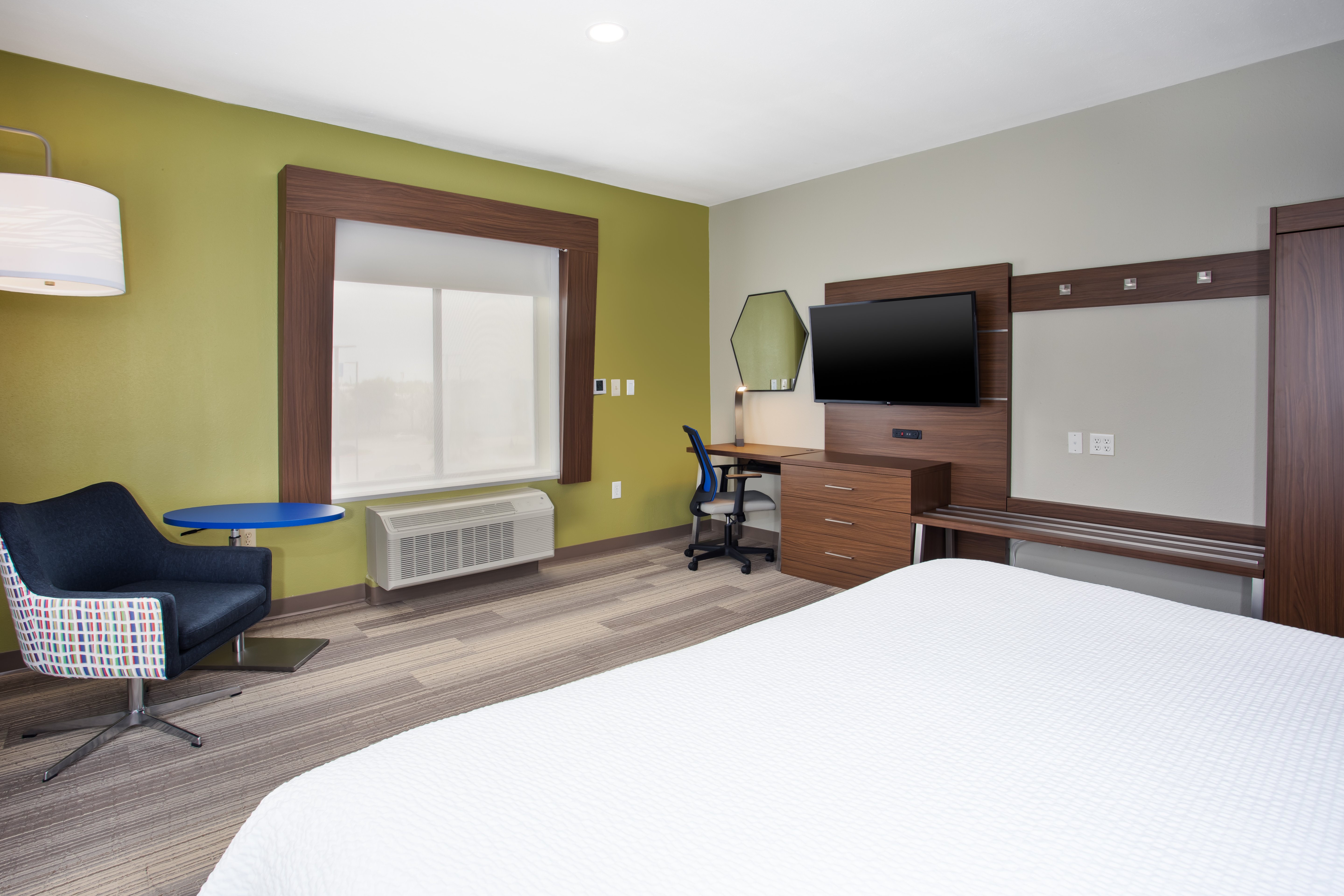HOLIDAY INN EXP STES KATY-guestroom-King Bed Feature Wheelchair Accessible.jpg
