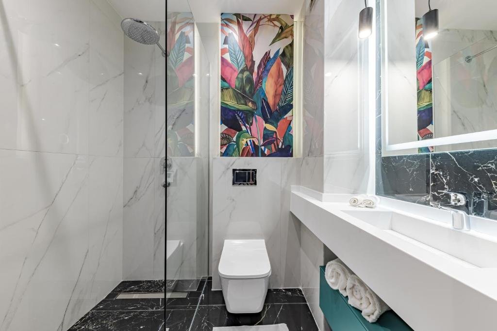 CALISI HOTEL & RESTAURANT BELGRADE-guestroom-BATHROOM.jpg