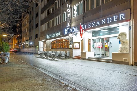 Hotel Alexander Entrance