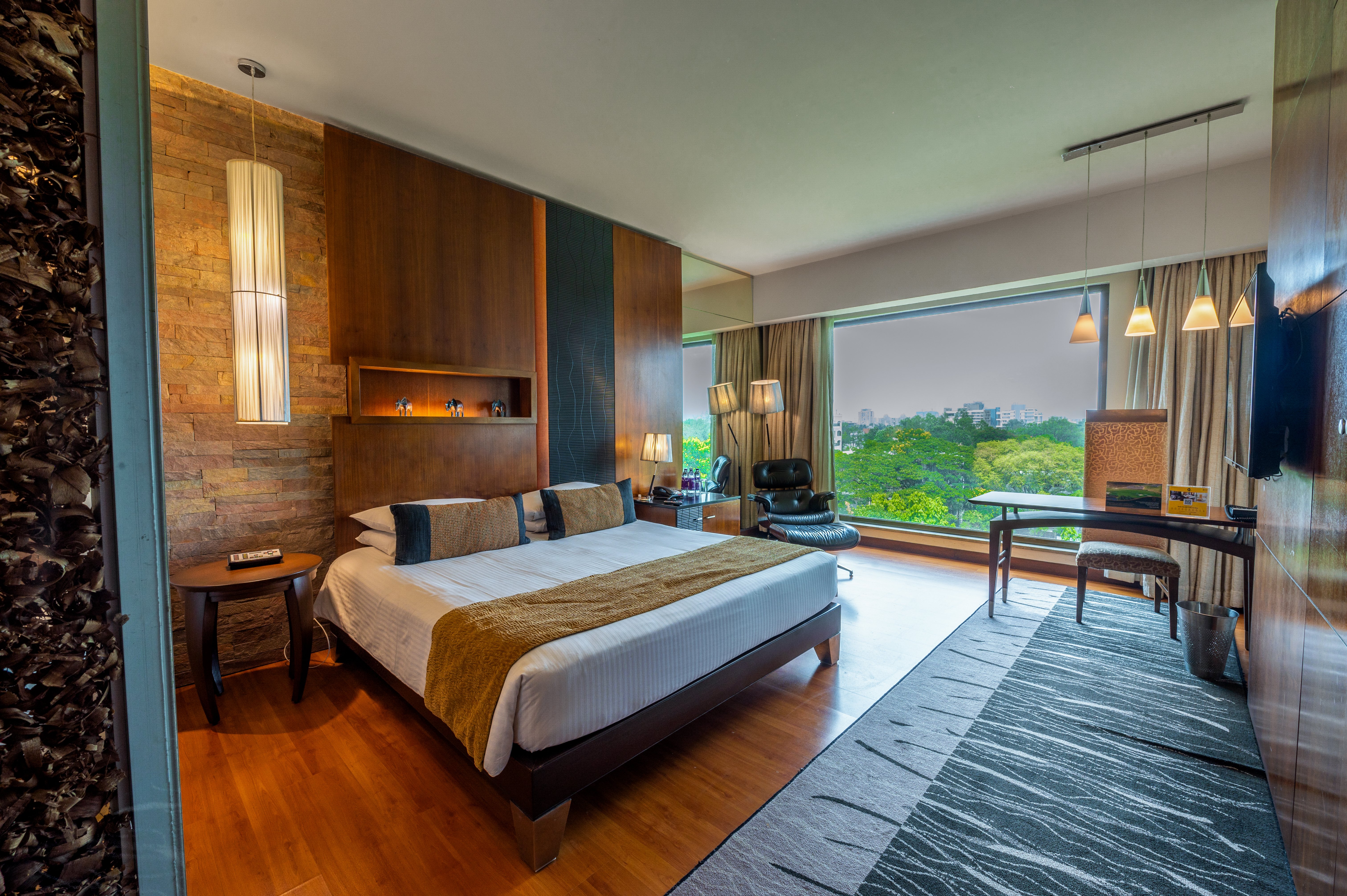 O HOTEL PUNE-guestroom-DELUXE KING BED ROOM.jpg