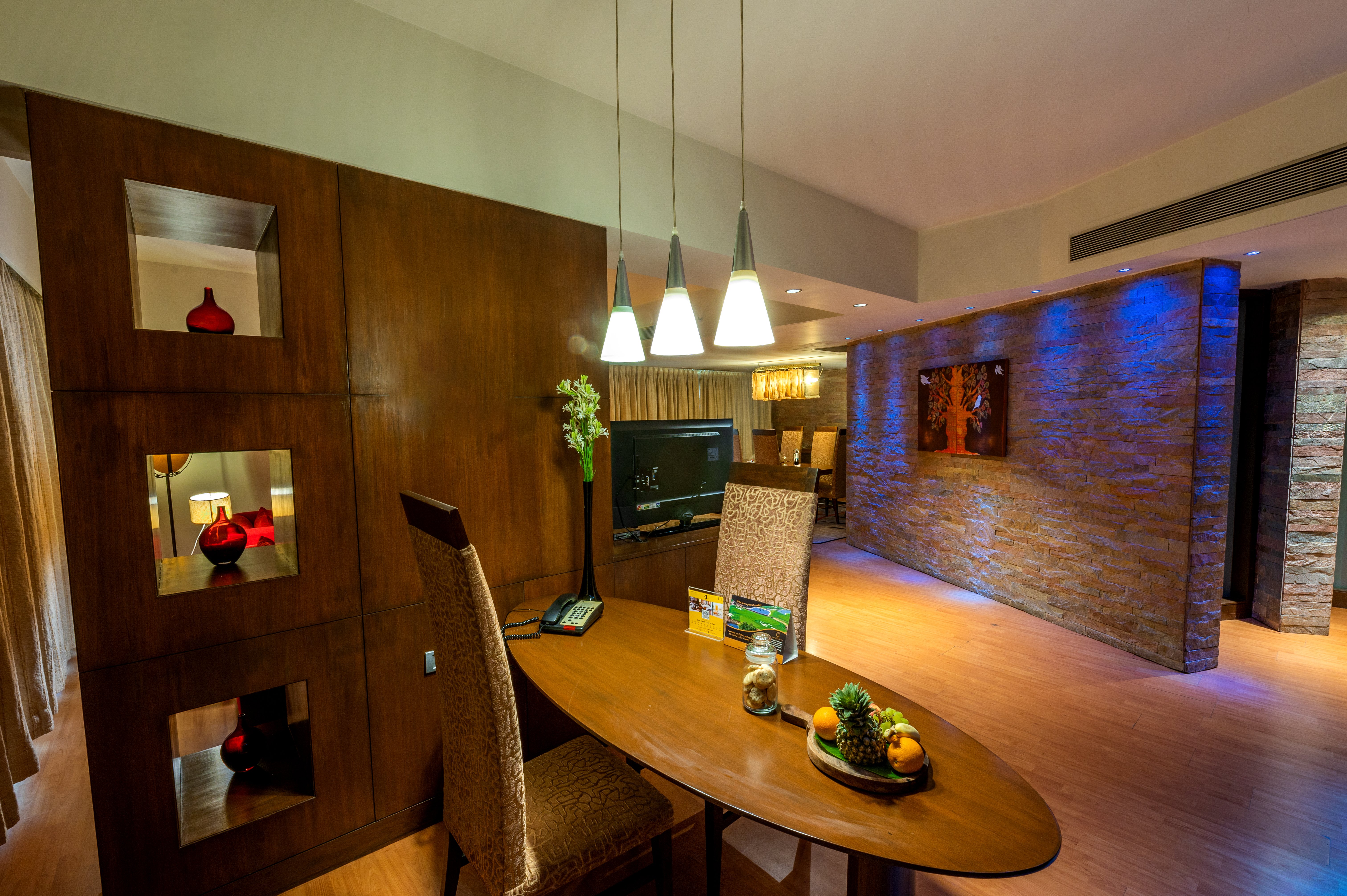 O HOTEL PUNE-guestroom-PRESIDENTIAL SUITE.jpg